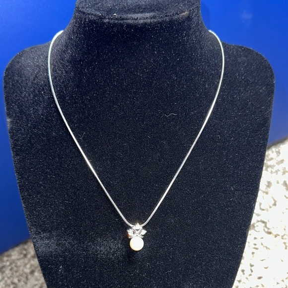 Avon Jewelry - Vtg Avon silver-tone pearl and crystal pendant
